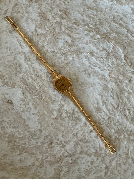 Accurist gold rolled dainty vintage watch