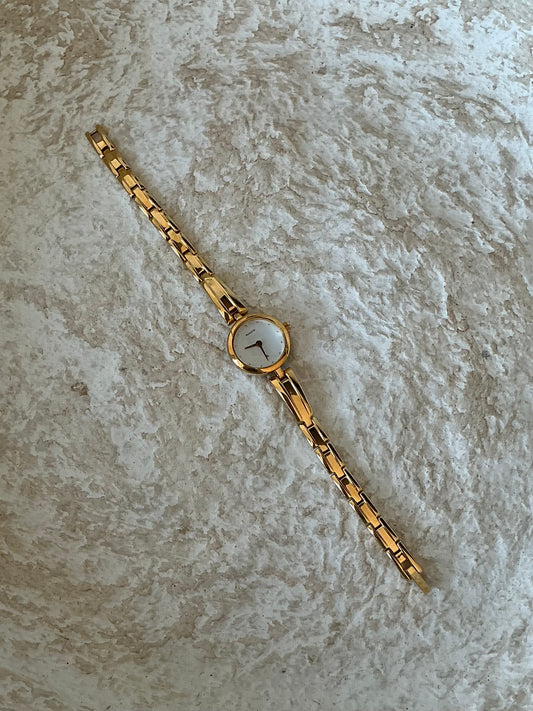 Accurist dainty vintage watch
